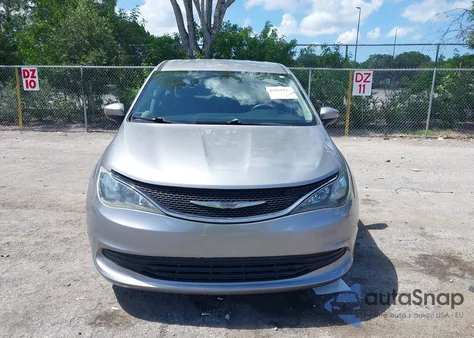 2017 Chrysler Pacifica Touring из США, поврежденный, VIN 2C4RC1DG7HR516711